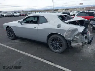 2019 Dodge Challenger SXT with VIN 2C3CDZGG3KH683582, listed as a IAAI auction lot 40073064 with 78,243 mi miles. Bid and sale history available at carsss.com. Image 3.