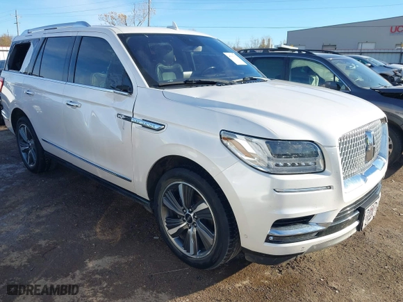 2019 Lincoln Navigator Reserve with VIN 5LMJJ2LT2KEL09194, listed as a IAAI auction lot 40900152 with 117,272 mi miles. Bid and sale history available at carsss.com. Image 1.