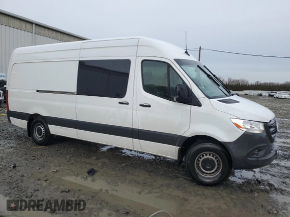 2024 Mercedes-Benz Sprinter with VIN W1W4NCHY0RT170258, listed as a Copart auction lot 43573275 with 36,369 mi miles and Salvage Title. Bid and sale history available at DreamBid. Image 4.