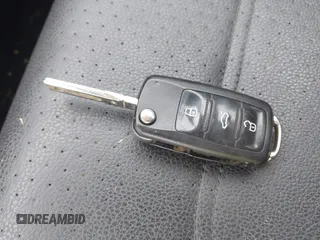 2014 Volkswagen Passat SE с VIN 1VWBN7A39EC085032, выставлен на аукционе IAAI как лот 41931302 с пробегом 193 425 миль миль и . История ставок и продаж доступна на DreamBid. Изображение 11.
