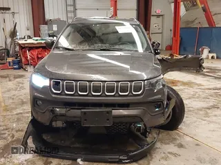 2022 Jeep Compass Altitude with VIN 3C4NJDBB3NT126047, listed as a IAAI auction lot 41570980 with 39,896 mi miles and . Bid and sale history available at DreamBid. Image 13.