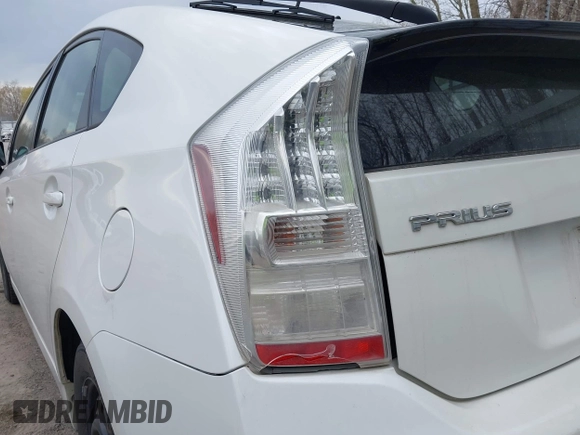 2010 Toyota Prius II with VIN JTDKN3DU1A0241222, listed as a IAAI auction lot 42102110 with 199,895 mi miles. Bid and sale history available at carsss.com. Image 13.