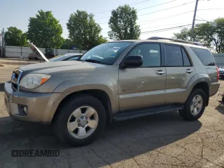 2006 Toyota 4Runner SR5 z VIN JTEBU14R568061412, wystawiony jako Copart lot #56701435 z przebiegiem 167 034 mil mil oraz Czysty tytuł • Clean title. Historia ofert i sprzedaży dostępna na DreamBid. Obrazek 1.