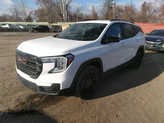 2024 GMC Terrain SLE z VIN 3GKALMEG4RL394079, wystawiony jako IAAI lot #41888389 z przebiegiem 572 mil mil oraz . Historia ofert i sprzedaży dostępna na DreamBid. Obrazek 2.