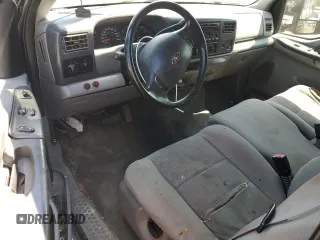 2004 Ford F-250 XL z VIN 1FTNX21P94EC33909, wystawiony jako Copart lot #55983665 z przebiegiem 243 869 mil mil oraz Czysty tytuł • Clean title. Historia ofert i sprzedaży dostępna na DreamBid. Obrazek 8.