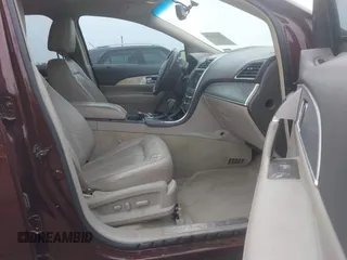 2012 Lincoln MKX z VIN 2LMDJ6JK8CBL08425, wystawiony jako IAAI lot #42312678 z przebiegiem 113 512 mil mil oraz . Historia ofert i sprzedaży dostępna na DreamBid. Obrazek 5.