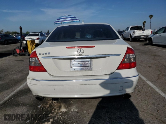 2008 Mercedes-Benz E-Class Luxury 3.5L with VIN WDBUF56X08B198675, listed as a Copart auction lot 54072385 with 152,087 mi miles and Clean Title. Bid and sale history available at carsss.com. Image 6.