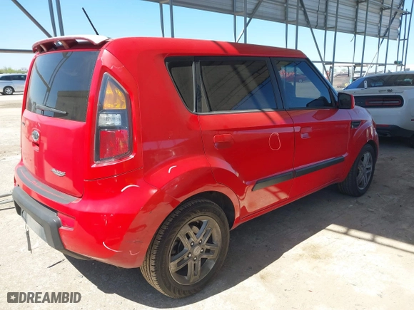 2010 Kia Soul + with VIN KNDJT2A20A7173985, listed as a IAAI auction lot 41850538 with 269,192 mi miles. Bid and sale history available at carsss.com. Image 4.