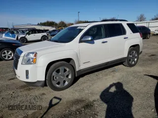 2013 GMC Terrain SLT z VIN 2GKFLVE32D6119140, wystawiony jako Copart lot #44966725 z przebiegiem 97 410 mil mil oraz Szkoda całkowita • Salvage title. Historia ofert i sprzedaży dostępna na DreamBid. Obrazek 1.