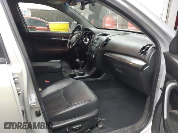 2012 Kia Sorento EX with VIN 5XYKU4A20CG290324, listed as a IAAI auction lot 41703467 with 132,168 mi miles. Bid and sale history available at carsss.com. Image 5.