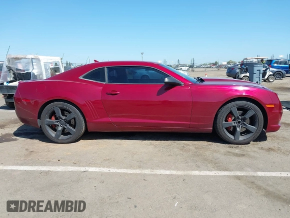 2010 Chevrolet Camaro 2SS z VIN 2G1FK1EJ8A9185524, wystawiony jako IAAI lot #42034608 z przebiegiem 156 545 mil mil oraz . Historia ofert i sprzedaży dostępna na DreamBid. Obrazek 13.