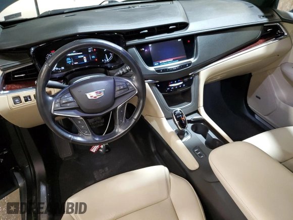 2019 Cadillac XT5 Luxury AWD z VIN 1GYKNDRS7KZ160956, wystawiony jako Copart lot #57154785 z przebiegiem 74 937 mil mil oraz Szkoda całkowita • Salvage title. Historia ofert i sprzedaży dostępna na DreamBid. Obrazek 8.