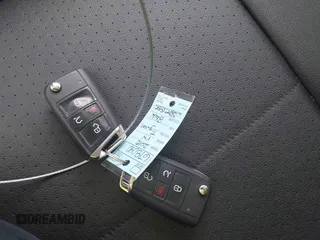 2018 Volkswagen Tiguan SEL с VIN 3VV3B7AX7JM076018, выставлен на аукционе IAAI как лот 42428029 с пробегом 70 339 миль миль и . История ставок и продаж доступна на DreamBid. Изображение 11.