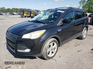 2013 Ford Escape SE with VIN 1FMCU0G92DUD18329, listed as a Copart auction lot 51895985 with 152,066 mi miles and Salvage Title. Bid and sale history available at carsss.com. Image 1.