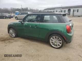 2023 MINI Hardtop Cooper SE z VIN WMW13DJ07P2T83092, wystawiony jako Copart lot #49223965 z przebiegiem 9 596 mil mil oraz Szkoda całkowita • Salvage title. Historia ofert i sprzedaży dostępna na DreamBid. Obrazek 2.