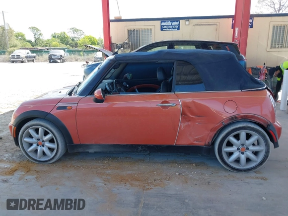 2005 MINI Convertible with VIN WMWRF334X5TF61026, listed as a IAAI auction lot 42125720 with 117,908 mi miles and . Bid and sale history available at DreamBid. Image 15.