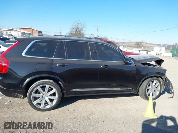 2017 Volvo XC90 Inscription with VIN YV4A22PLXH1156706, listed as a IAAI auction lot 41386818 with 73,692 mi miles. Bid and sale history available at carsss.com. Image 13.
