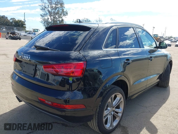 2017 Audi Q3 Premium Plus z VIN WA1HCCFS7HR001054, wystawiony jako IAAI lot #41583344 z przebiegiem 79 330 mil mil oraz . Historia ofert i sprzedaży dostępna na DreamBid. Obrazek 4.