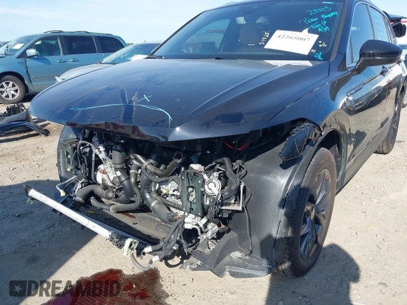 2024 Volkswagen Tiguan SE with VIN 3VVMB7AX9RM125851, listed as a IAAI auction lot 42265007 with 6,064 mi miles and . Bid and sale history available at DreamBid. Image 6.