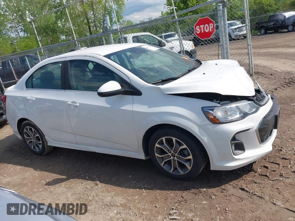 2019 Chevrolet Sonic LT z VIN 1G1JD5SB1K4148053, wystawiony jako IAAI lot #42264914 z przebiegiem 31 333 mil mil oraz . Historia ofert i sprzedaży dostępna na DreamBid. Obrazek 13.