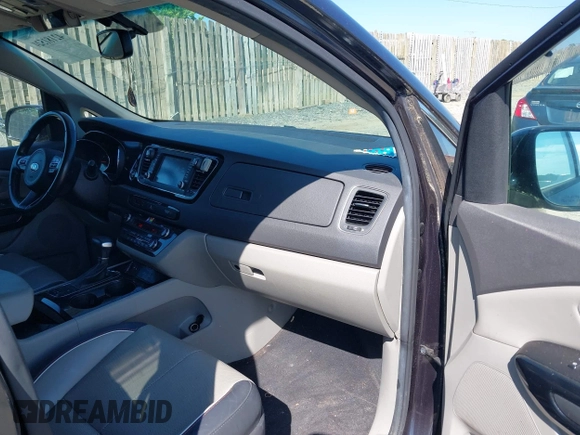 2017 Kia Sedona EX with VIN KNDMC5C11H6265352, listed as a IAAI auction lot 42181524 with 92,880 mi miles. Bid and sale history available at carsss.com. Image 5.