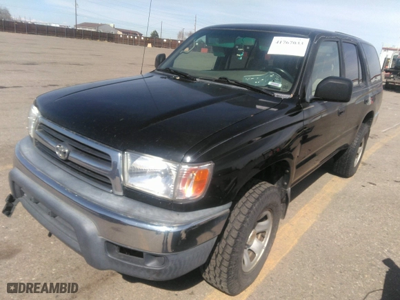 2000 Toyota 4Runner with VIN JT3GM84R0Y0061827, listed as a IAAI auction lot 41767033 with 237,007 mi miles. Bid and sale history available at carsss.com. Image 2.