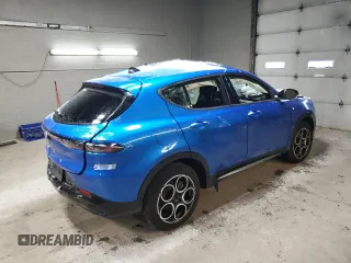 2024 Alfa Romeo Tonale Ti z VIN ZASPATCW0R3039314, wystawiony jako Copart lot #84372224 z przebiegiem Nie podano mil oraz Szkody całkowita. Historia ofert i sprzedaży dostępna na DreamBid. Obrazek 3.