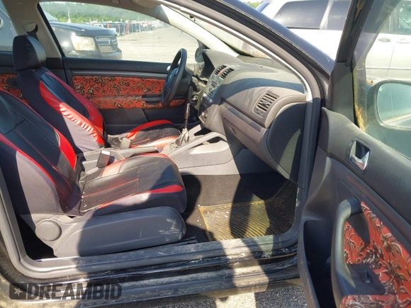 2007 Volkswagen Rabbit z VIN WVWAR71K77W094663, wystawiony jako IAAI lot #42588486 z przebiegiem 127 811 mil mil oraz . Historia ofert i sprzedaży dostępna na DreamBid. Obrazek 5.
