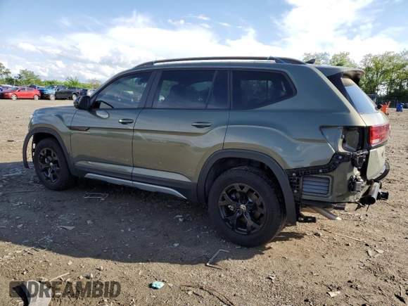 2024 Volkswagen Atlas Peak Edition SEL z VIN 1V2GR2CA8RC583867, wystawiony jako Copart lot #55641005 z przebiegiem 5 798 mil mil oraz Szkoda całkowita • Salvage title. Historia ofert i sprzedaży dostępna na DreamBid. Obrazek 2.