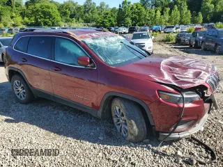 2019 Jeep Cherokee Altitude z VIN 1C4PJMLB2KD128025, wystawiony jako Copart lot #58207304 z przebiegiem 79 743 mil mil oraz Szkoda całkowita • Salvage title. Historia ofert i sprzedaży dostępna na DreamBid. Obrazek 4.