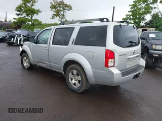 2012 Nissan Pathfinder S z VIN 5N1AR1NN7CC631069, wystawiony jako IAAI lot #39690253 z przebiegiem 135 828 mil mil oraz . Historia ofert i sprzedaży dostępna na DreamBid. Obrazek 3.