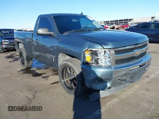 2009 Chevrolet Silverado 1500 with VIN 1GCEC24039Z215240, listed as a IAAI auction lot 41308199 with 104,662 mi miles and . Bid and sale history available at DreamBid. Image 1.