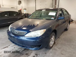 2006 Toyota Camry LE z VIN 4T1BF32K96U114356, wystawiony jako IAAI lot #41818681 z przebiegiem 171 423 mil mil oraz . Historia ofert i sprzedaży dostępna na DreamBid. Obrazek 2.