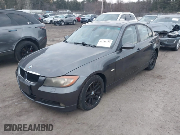 2006 BMW 3 Series 325xi with VIN WBAVD13556KV13312, listed as a IAAI auction lot 41781117 with 177,569 mi miles. Bid and sale history available at carsss.com. Image 2.