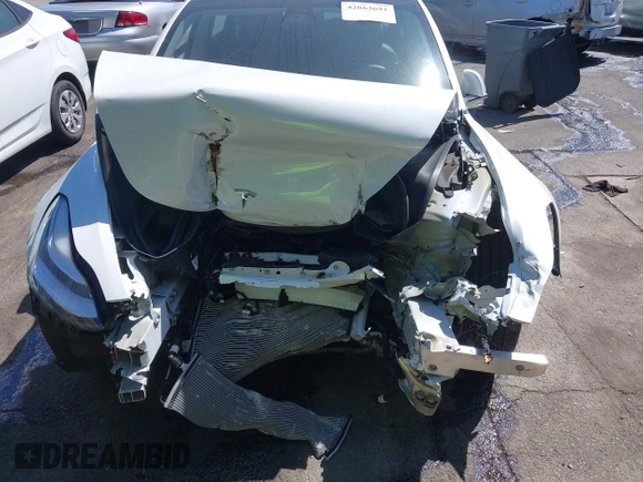 2020 Tesla Model 3 Performance z VIN 5YJ3E1EC2LF587069, wystawiony jako IAAI lot #42063691 z przebiegiem Nie podano mil oraz . Historia ofert i sprzedaży dostępna na DreamBid. Obrazek 6.