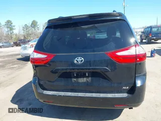 2017 Toyota Sienna XLE Auto Access Seat with VIN 5TDYZ3DC0HS833692, listed as a IAAI auction lot 41810308 with 112,806 mi miles. Bid and sale history available at carsss.com. Image 16.