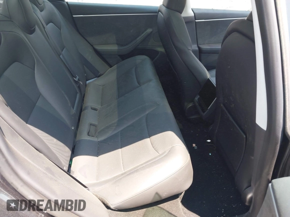2025 Tesla Model 3 Long Range z VIN 5YJ3E1EBXSF890929, wystawiony jako IAAI lot #42452359 z przebiegiem 2 469 mil mil oraz . Historia ofert i sprzedaży dostępna na DreamBid. Obrazek 8.