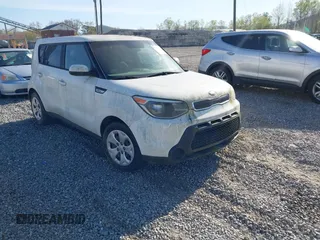2015 Kia Soul with VIN KNDJN2A20F7808902, listed as a IAAI auction lot 42067299 with 156,908 mi miles. Bid and sale history available at carsss.com. Image 1.