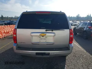 2014 Chevrolet Tahoe LT z VIN 1GNSKBE04ER197644, wystawiony jako IAAI lot #41322255 z przebiegiem 127 142 mil mil oraz . Historia ofert i sprzedaży dostępna na DreamBid. Obrazek 16.