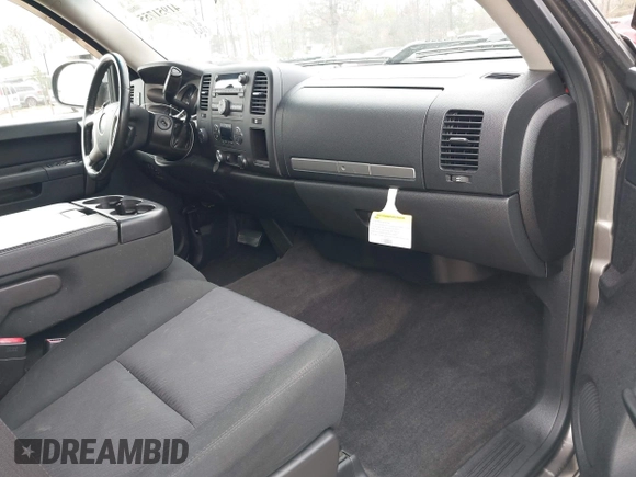 2013 Chevrolet Silverado 1500 LT with VIN 3GCPKSE74DG332907, listed as a IAAI auction lot 41951755 with 214,211 mi miles. Bid and sale history available at carsss.com. Image 5.