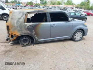 2012 Scion xB z VIN JTLZE4FE9CJ028904, wystawiony jako IAAI lot #42182504 z przebiegiem 40 mil mil oraz . Historia ofert i sprzedaży dostępna na DreamBid. Obrazek 4.