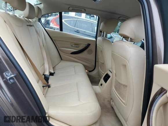 2014 BMW 3 Series 328i with VIN WBA3C1C59EK112967, listed as a Copart auction lot 61473605 with 151,905 mi miles and Clean title. Bid and sale history available at DreamBid. Image 10.