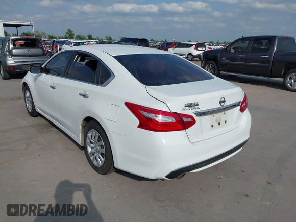 2016 Nissan Altima S with VIN 1N4AL3AP5GN310804, listed as a IAAI auction lot 42044974 with 140,021 mi miles and . Bid and sale history available at carsss.com. Image 3.