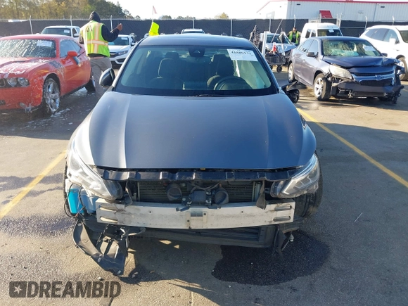 2019 Nissan Altima 2.5 SV with VIN 1N4BL4DV9KN300192, listed as a IAAI auction lot 41880131 with 144,983 mi miles. Bid and sale history available at carsss.com. Image 13.