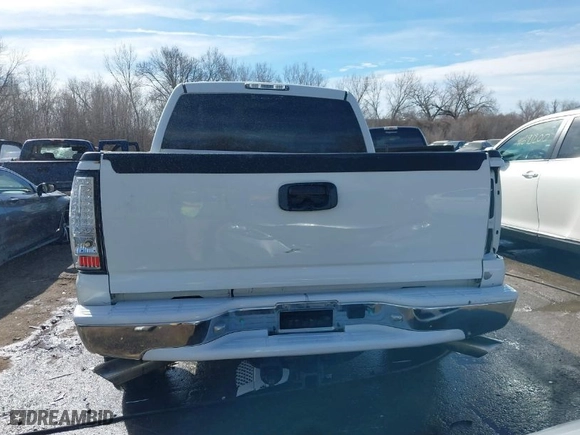 2005 Chevrolet Silverado 1500 LS with VIN 2GCEK13T151233103, listed as a IAAI auction lot 41656738 with 216,008 mi miles. Bid and sale history available at carsss.com. Image 17.