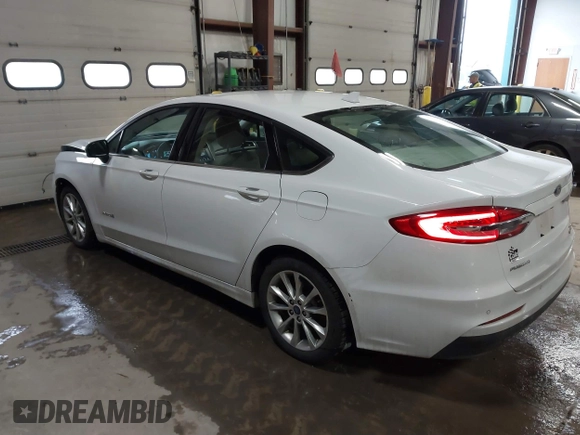 2019 Ford Fusion SE with VIN 3FA6P0LUXKR188040, listed as a IAAI auction lot 41079252 with 113,667 mi miles and . Bid and sale history available at carsss.com. Image 3.