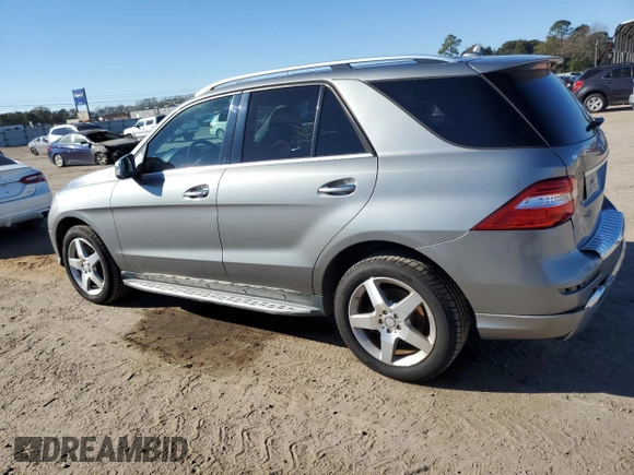 2014 Mercedes-Benz M 550 with VIN 4JGDA7DB3EA272977, listed as a Copart auction lot 86372044 with 118,890 mi miles and Salvage Title. Bid and sale history available at carsss.com. Image 2.