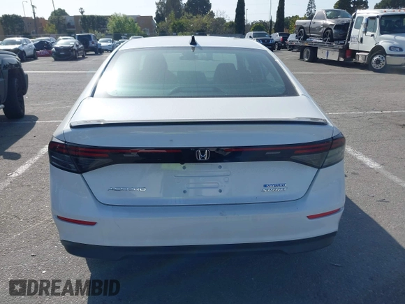 2025 Honda Accord Sport z VIN 1HGCY2F56SA014004, wystawiony jako IAAI lot #41916584 z przebiegiem 1 060 mil mil oraz . Historia ofert i sprzedaży dostępna na DreamBid. Obrazek 16.