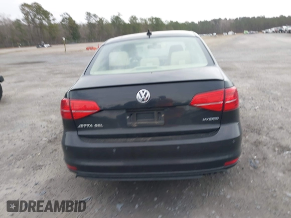 2015 Volkswagen Jetta Sedan Hybrid SEL Premium with VIN 3VW637AJXFM314288, listed as a IAAI auction lot 41715001 with 152,484 mi miles. Bid and sale history available at carsss.com. Image 16.