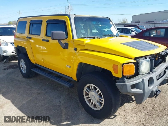 2006 Hummer H3 with VIN 5GTDN136168265845, listed as a IAAI auction lot 41798107 with 147,088 mi miles. Bid and sale history available at carsss.com. Image 1.